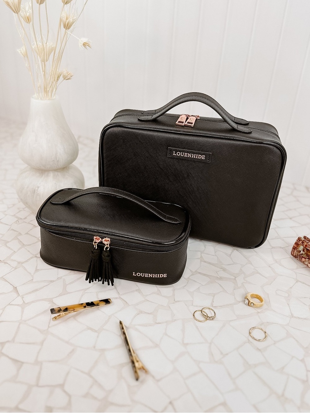 LOUENHIDE Black Women's Cosmetic Travel Case Set